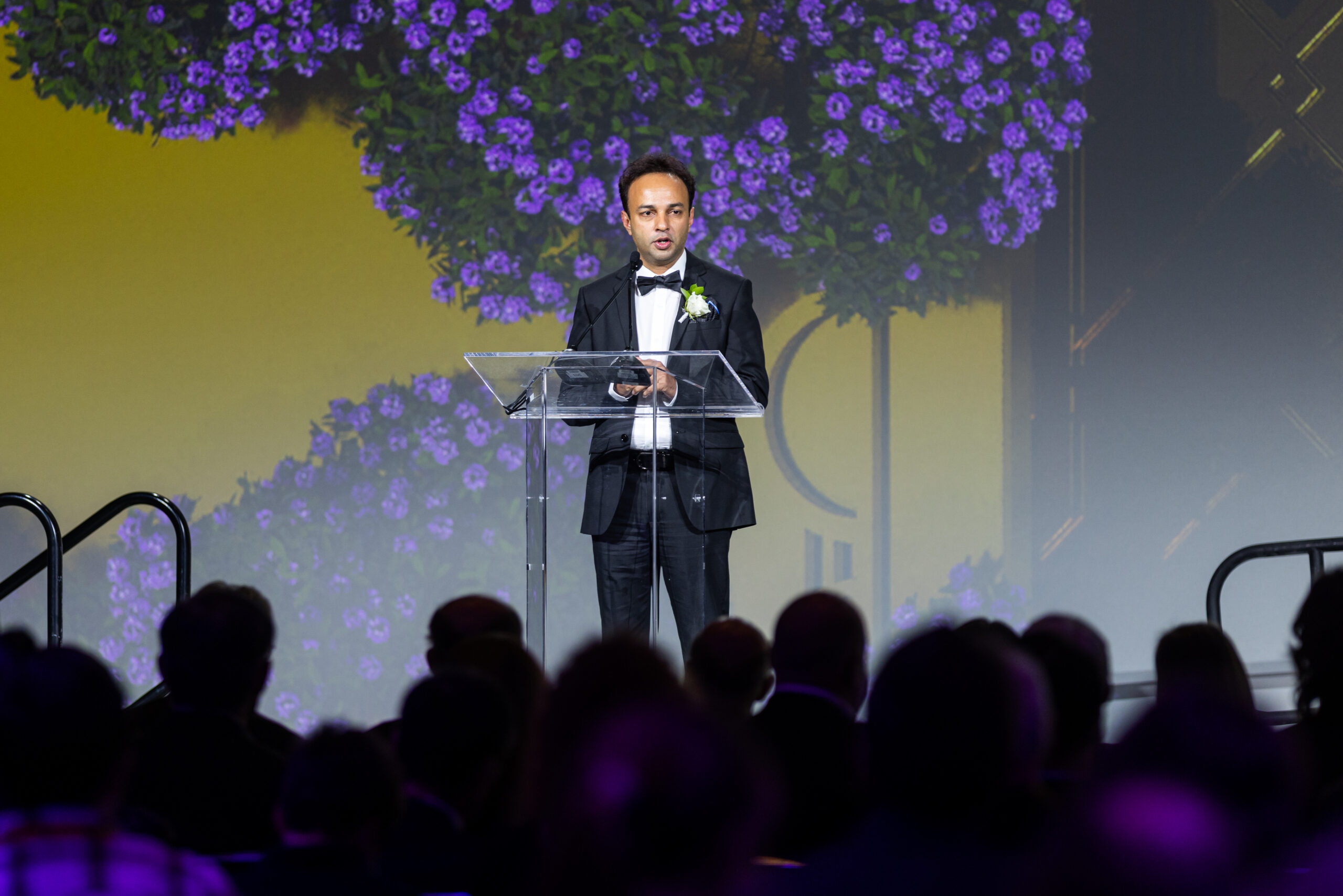 Dr Roxy Mathew Koll at the AGU Honors 2022 in Chicago, receiving the Devendra Lal Medal for outstanding research in Earth and Space Sciences.